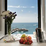 디모레 데 루카-씨 뷰 게스트하우스 4*