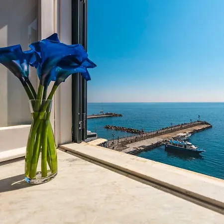 Dimore De Luca- Sea View Πανσιόν 4*