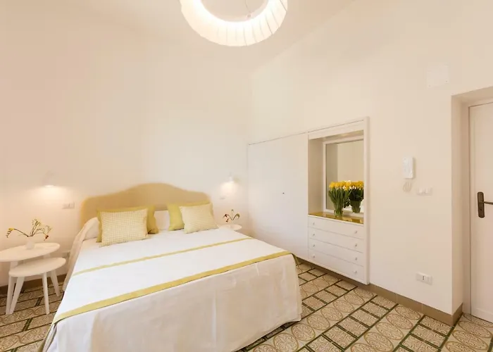 Dimore De Luca- Sea View Πανσιόν 4*