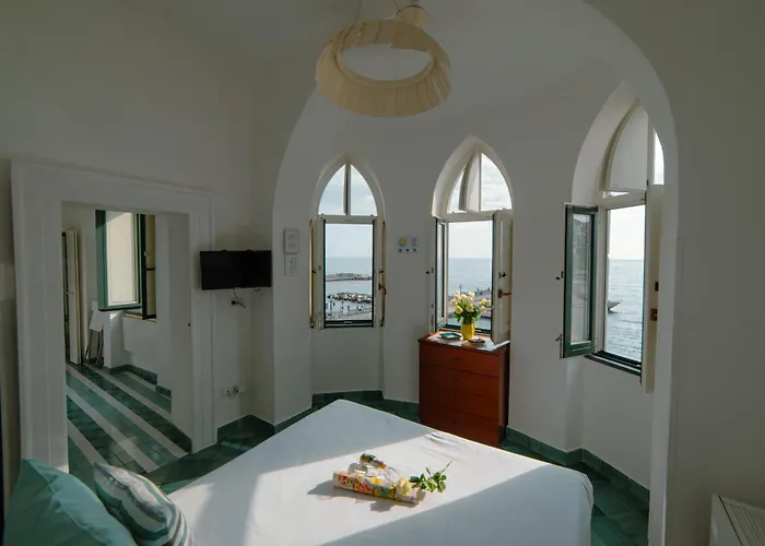 Гостьовий будинок Dimore De Luca- Sea View 4*